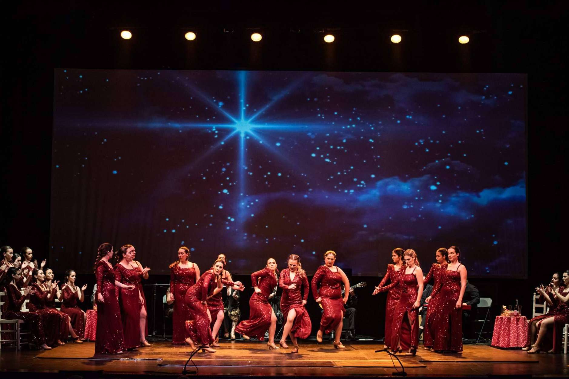 Acercarse a la tradición de cantar y bailar por Navidad, con la compañía Miriam Jiménez