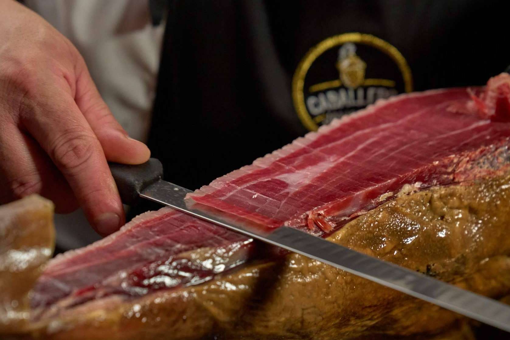 ¿Dónde encontrar jamón bellota 100% ibérico? Jamones Caballero