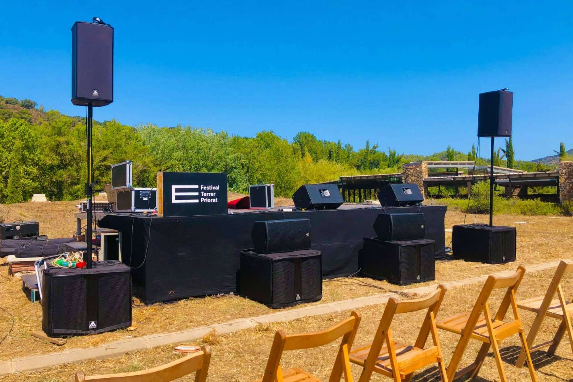 Lasonora se especializa en el alquiler de sonido e iluminación