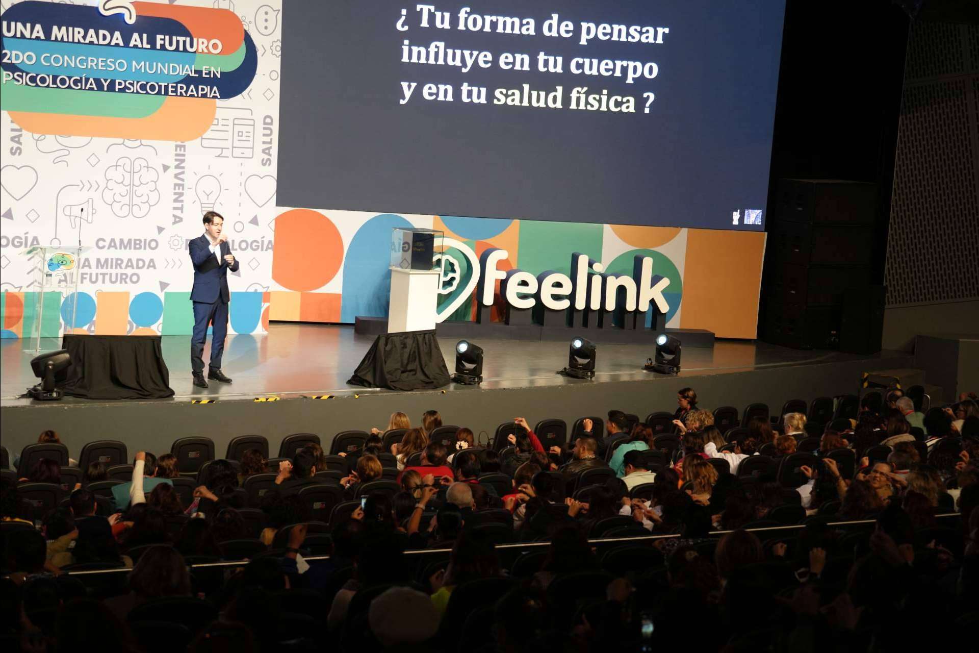 La participación del psicólogo Fernando Pena tuvo un éxito rotundo en el Congreso Mundial de Psicología en México