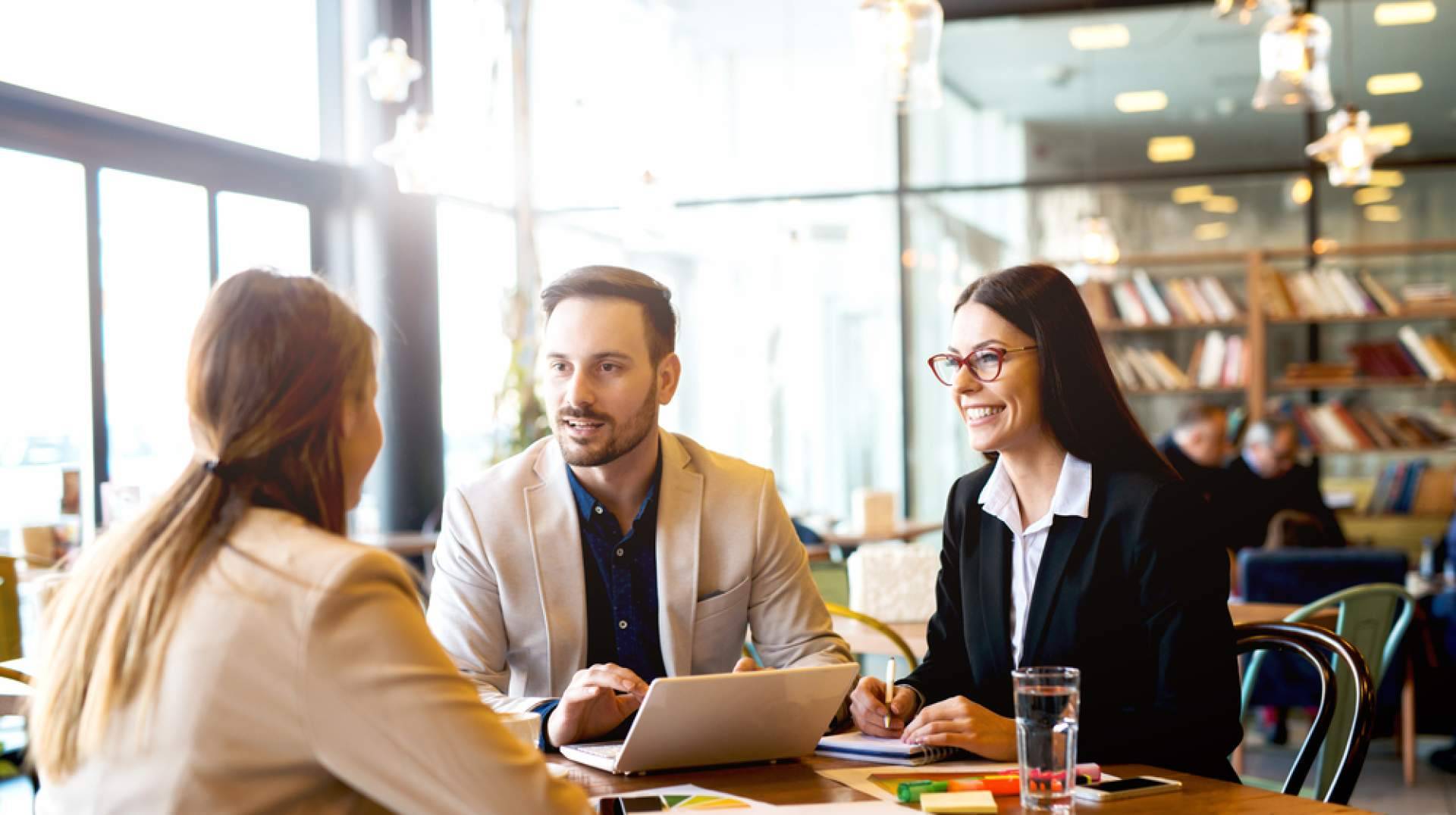 Recomendaciones para atraer y retener a los mejores profesionales del sector IT