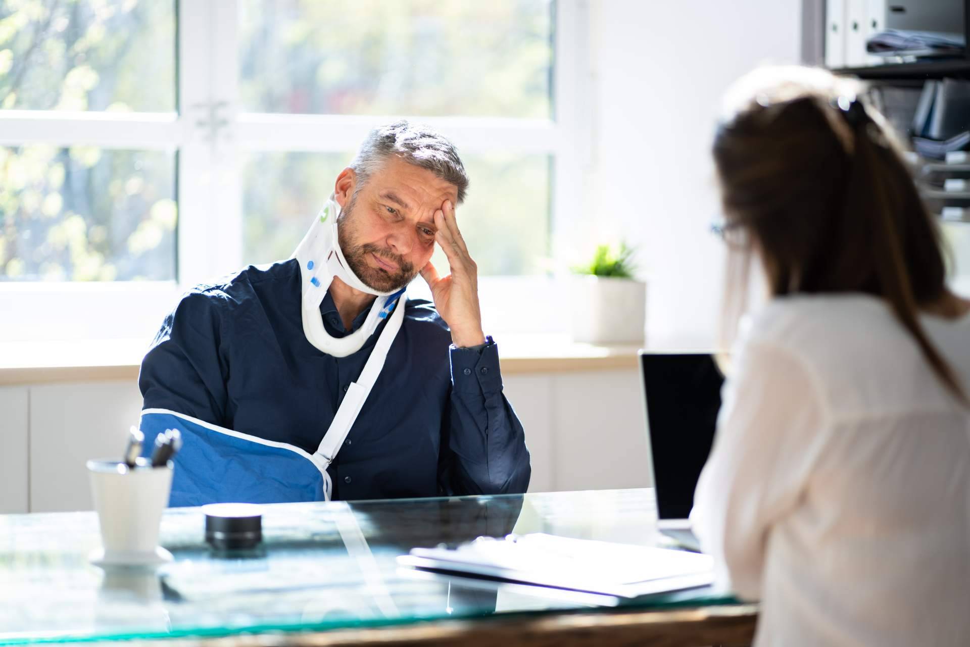 ¿Cómo se debe solicitar una baja permanente o una incapacidad laboral?