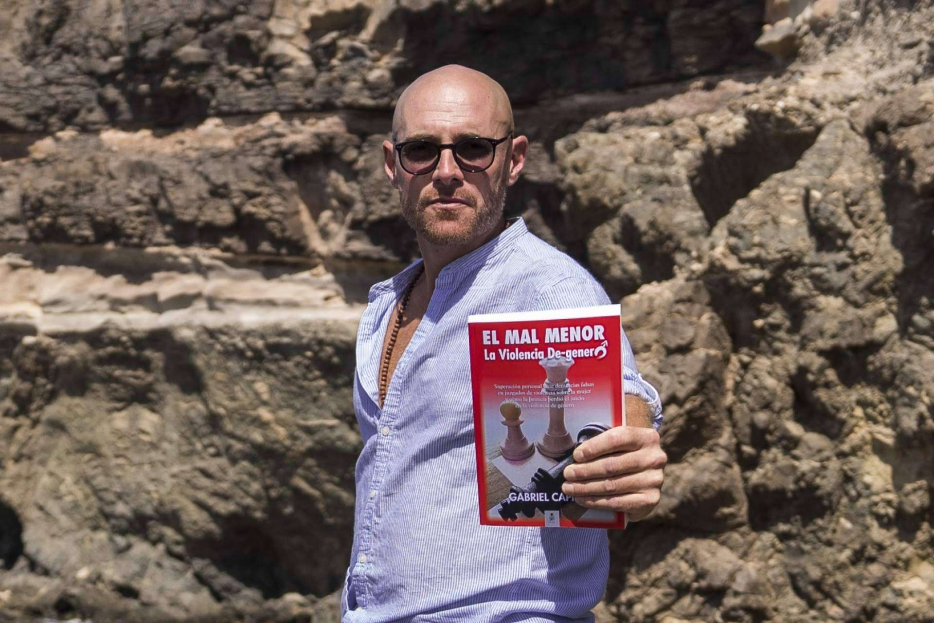 Gabriel Capitán y su libro 'El mal menor', un relato de superación personal