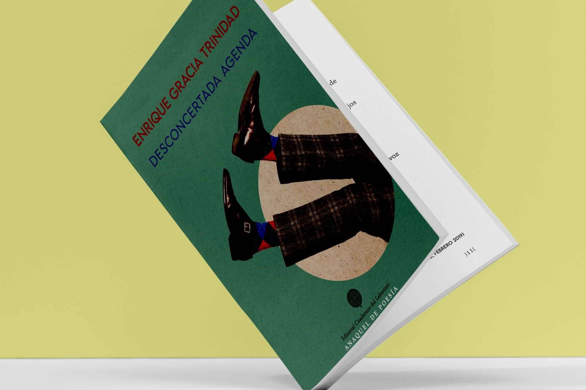 'Desconcertada agenda', de Enrique Gracia Trinidad, el libro de poesía perfecto para leer y regalar estas navidades