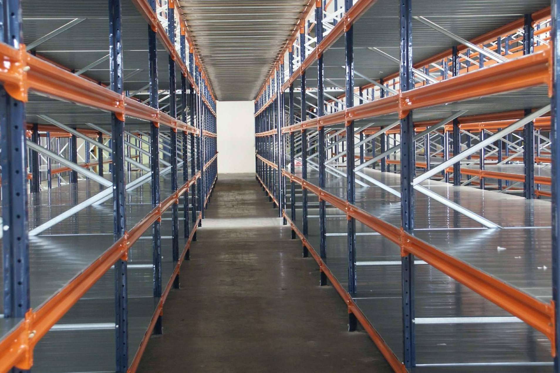 ¿Dónde encontrar proyectos a medida de estanterías metálicas? Logisprix