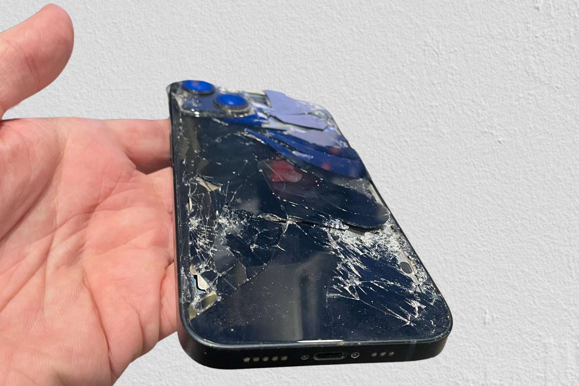 Los expertos de Reparar Ordenadores dejan el iPhone 13 como nuevo