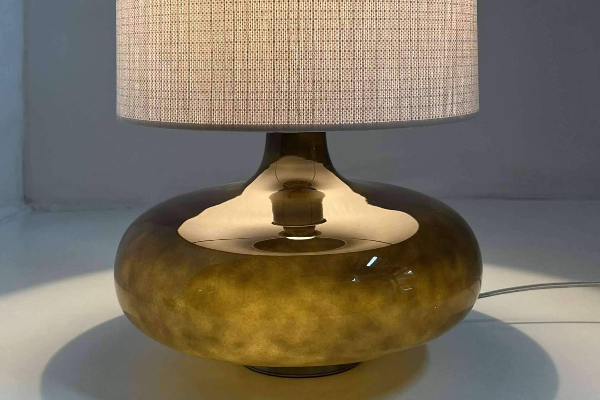 Lámparas con bases de cristal iluminadas, fabricadas en Home Switch Home