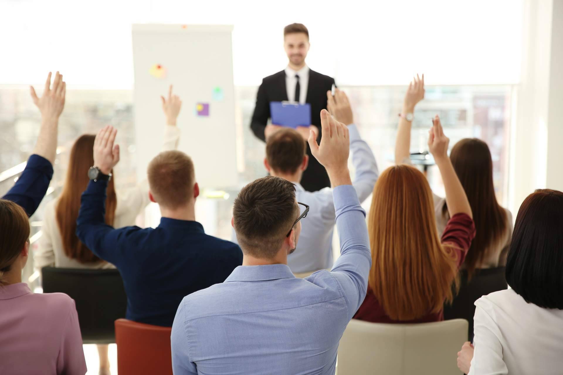 Una escuela de negocios que destaca en el sector tecnológico es EBIS Business Techschool