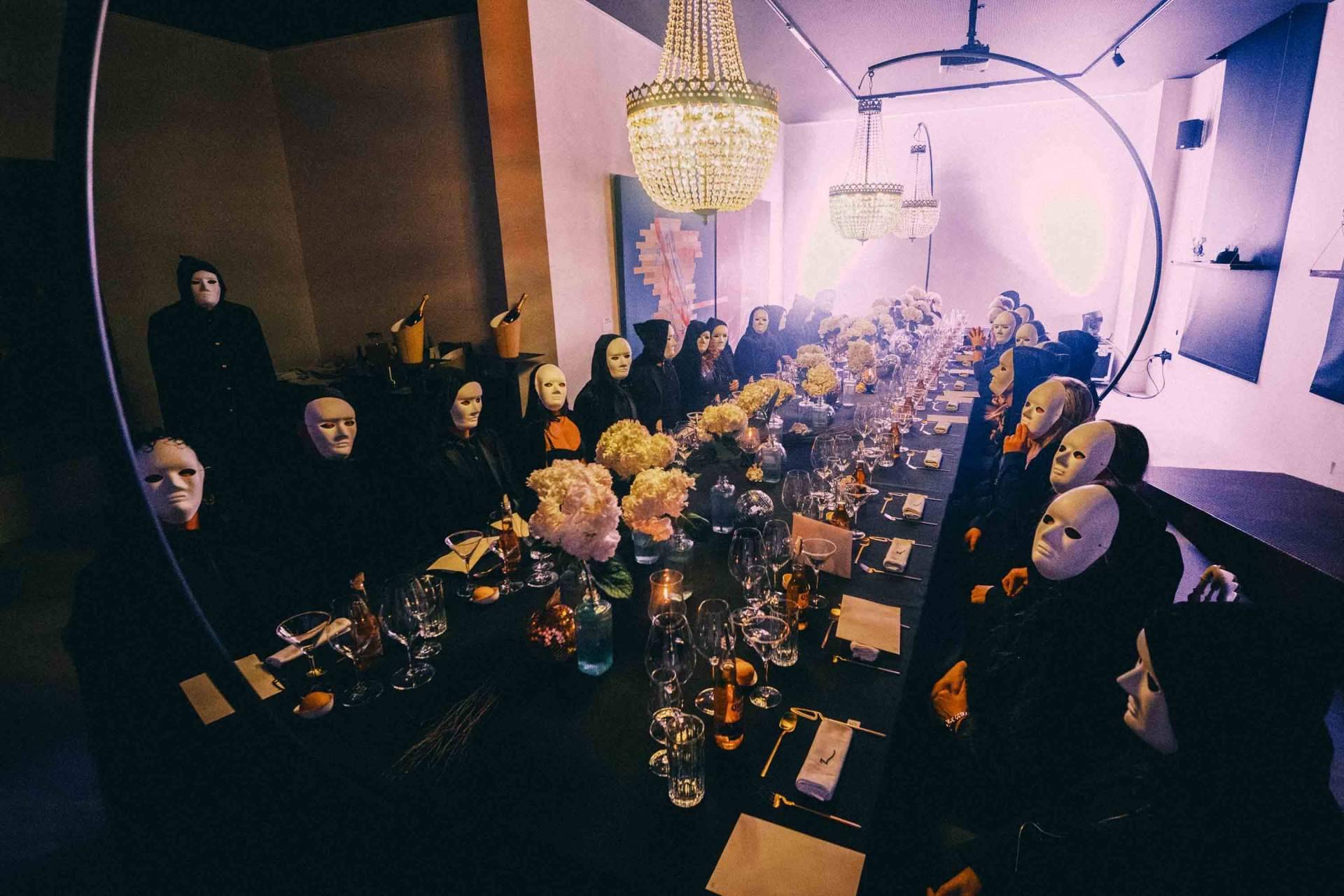 La Última Clandestina. Secta gastronómica de élite revela su primer encuentro culinario