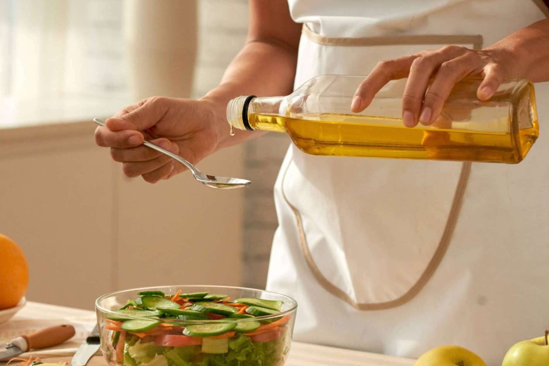El aceite de oliva con aromas a aceituna verde y frutos secos, Olipaterna