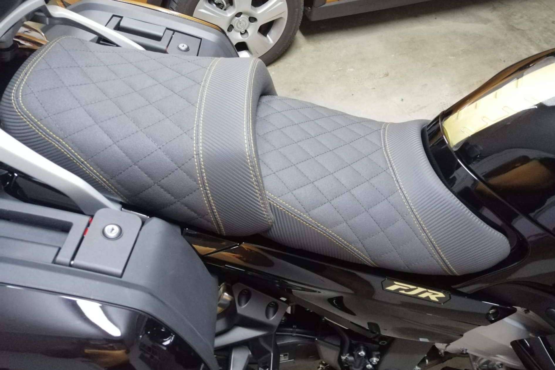 Conocer los beneficios que aporta un asiento confort para motos de JM-FUNDAS