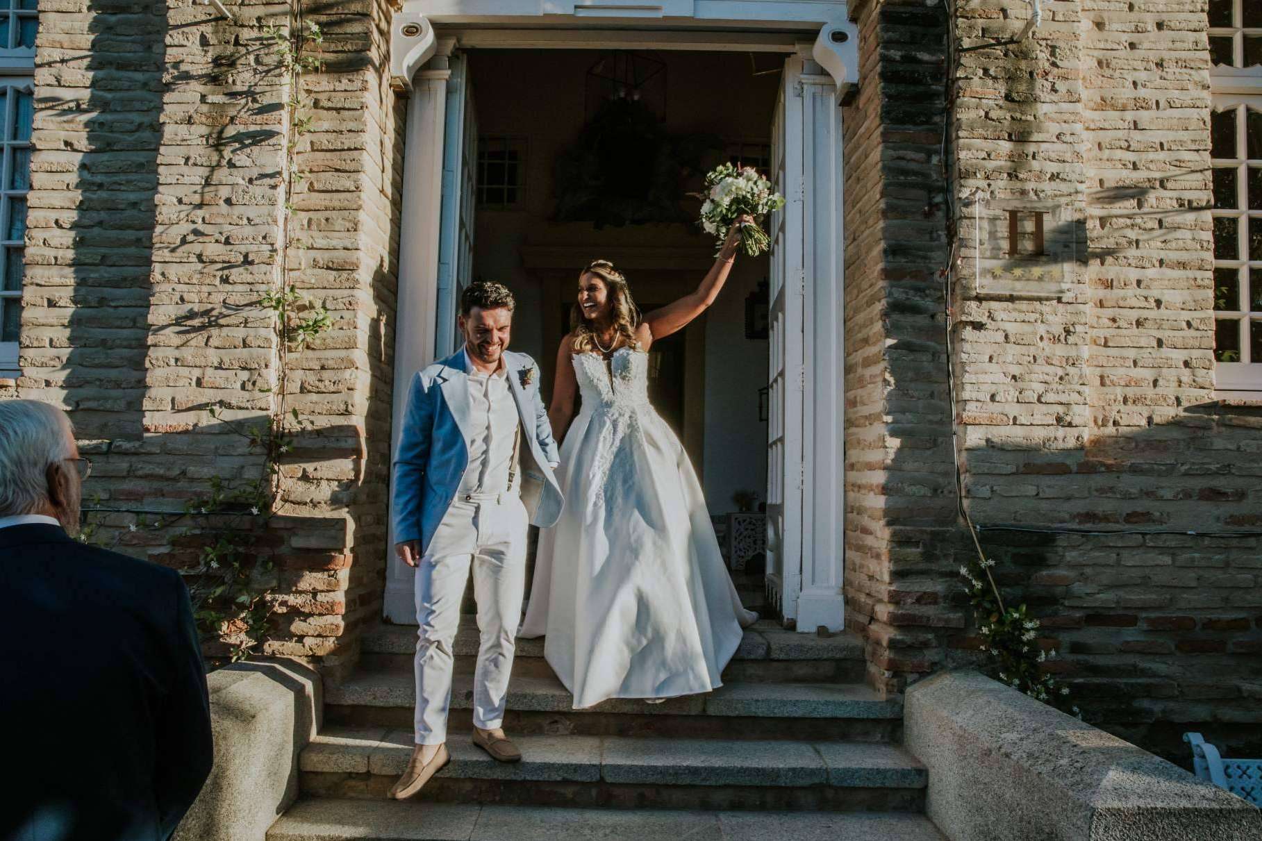 Novias de negro y zero waste, las tendencias en bodas 2024
