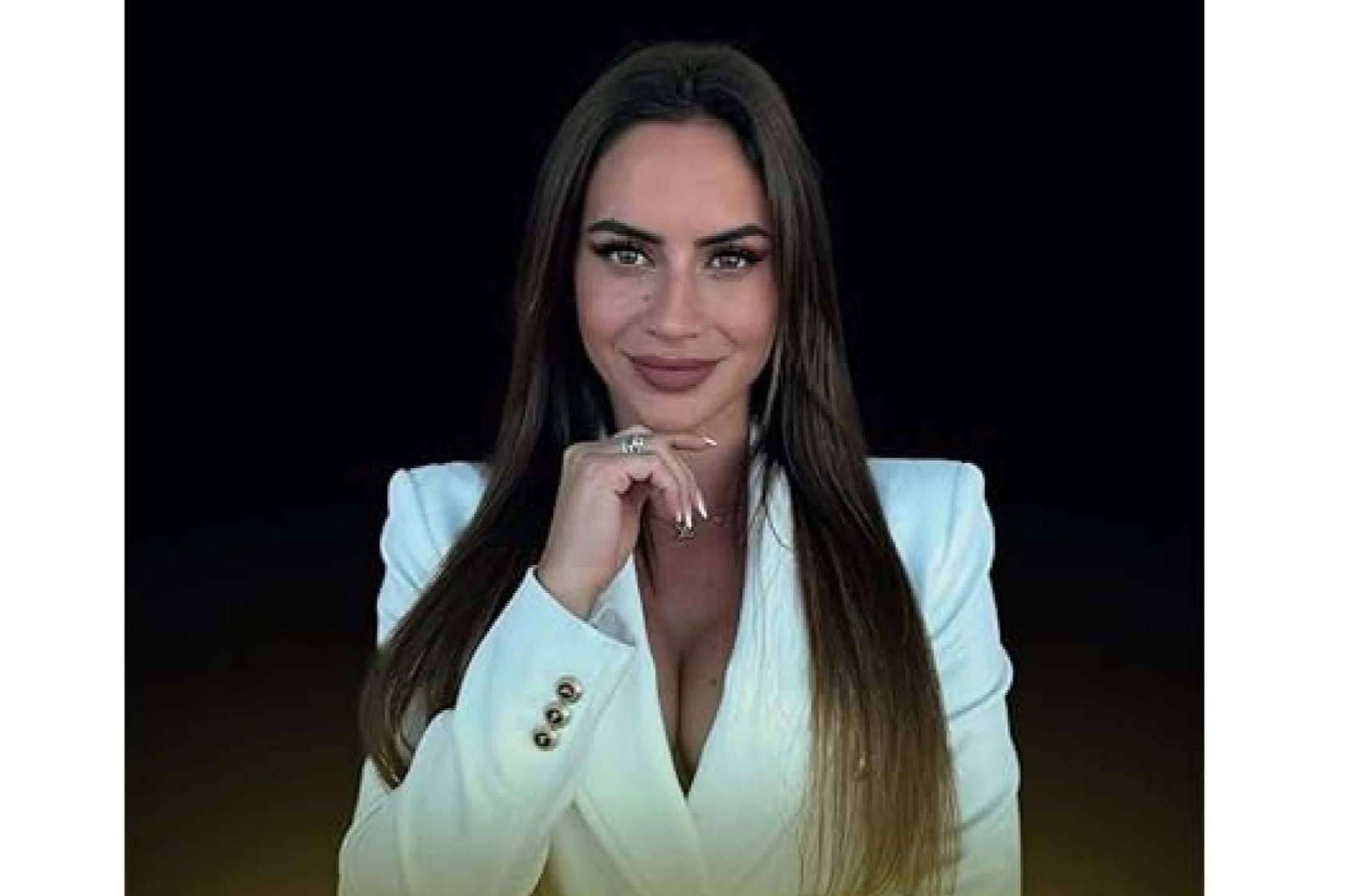 Carlota Sabina con Piquer Editorial ha publicado el best seller 'De camarera a millonaria'