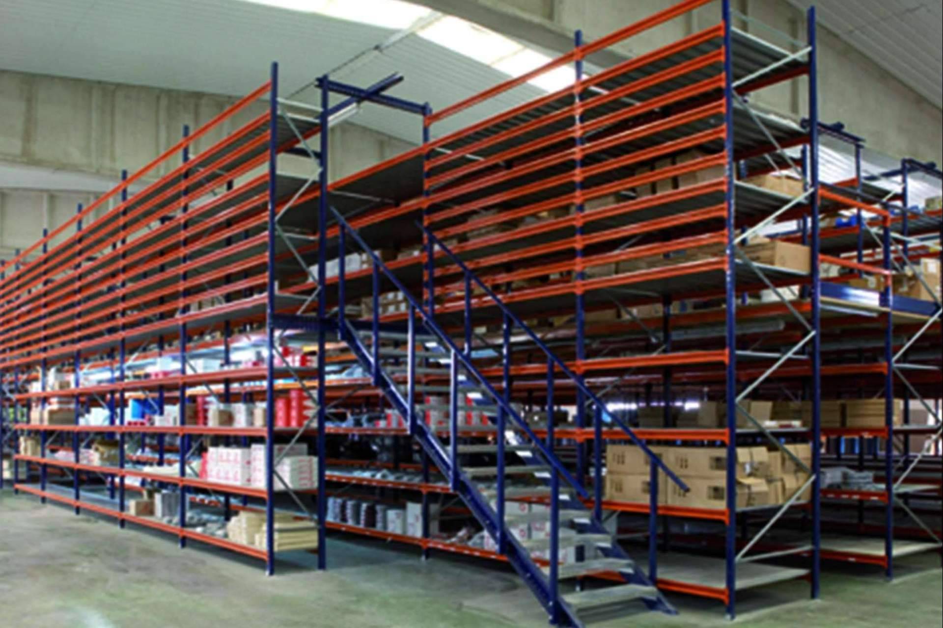 Las estanterías Logisprix para almacenes destacan por ser una solución eficaz y económica