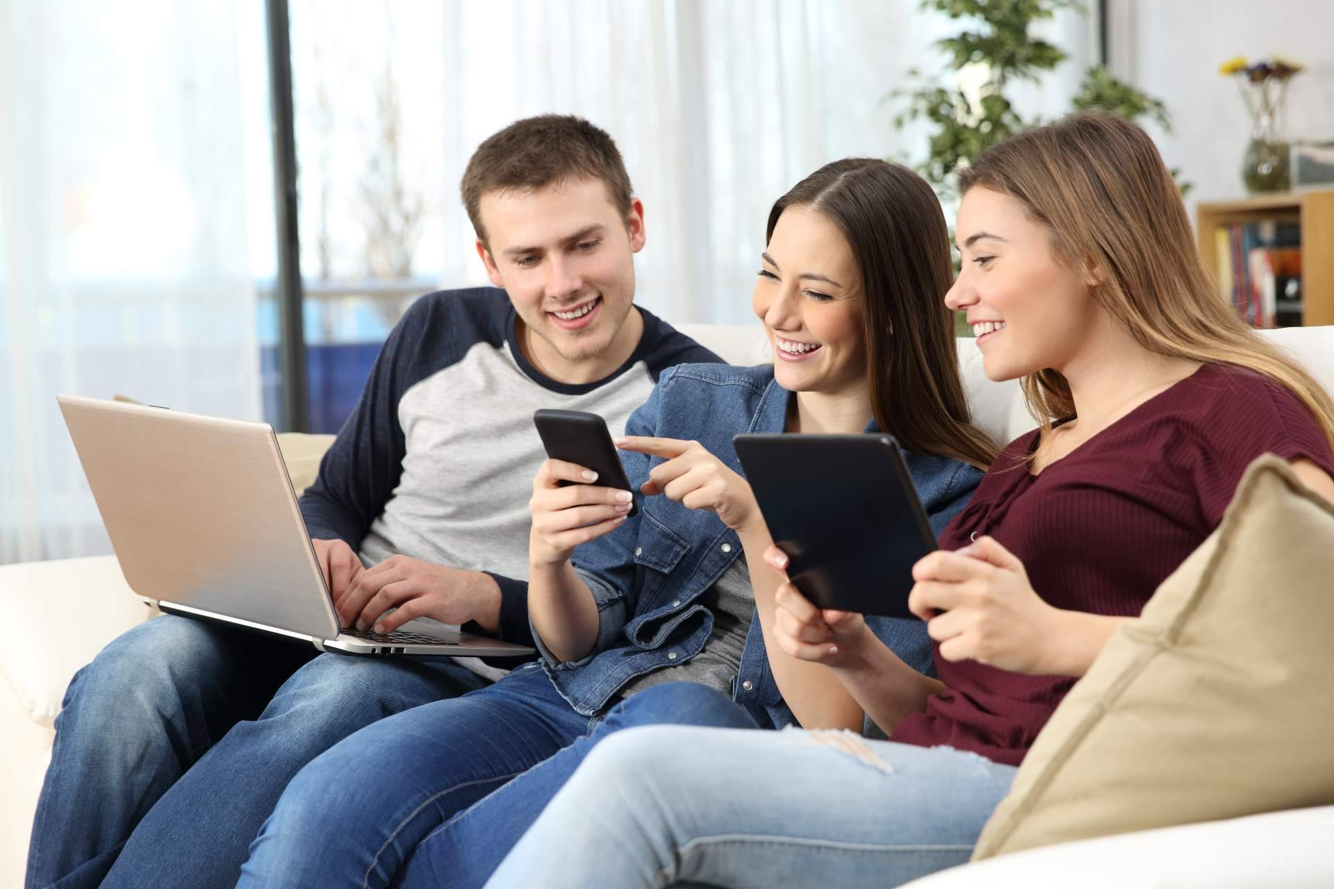 OROC Comparte 50; Fibra, tres líneas móviles y televisión por solo 40 euros al mes