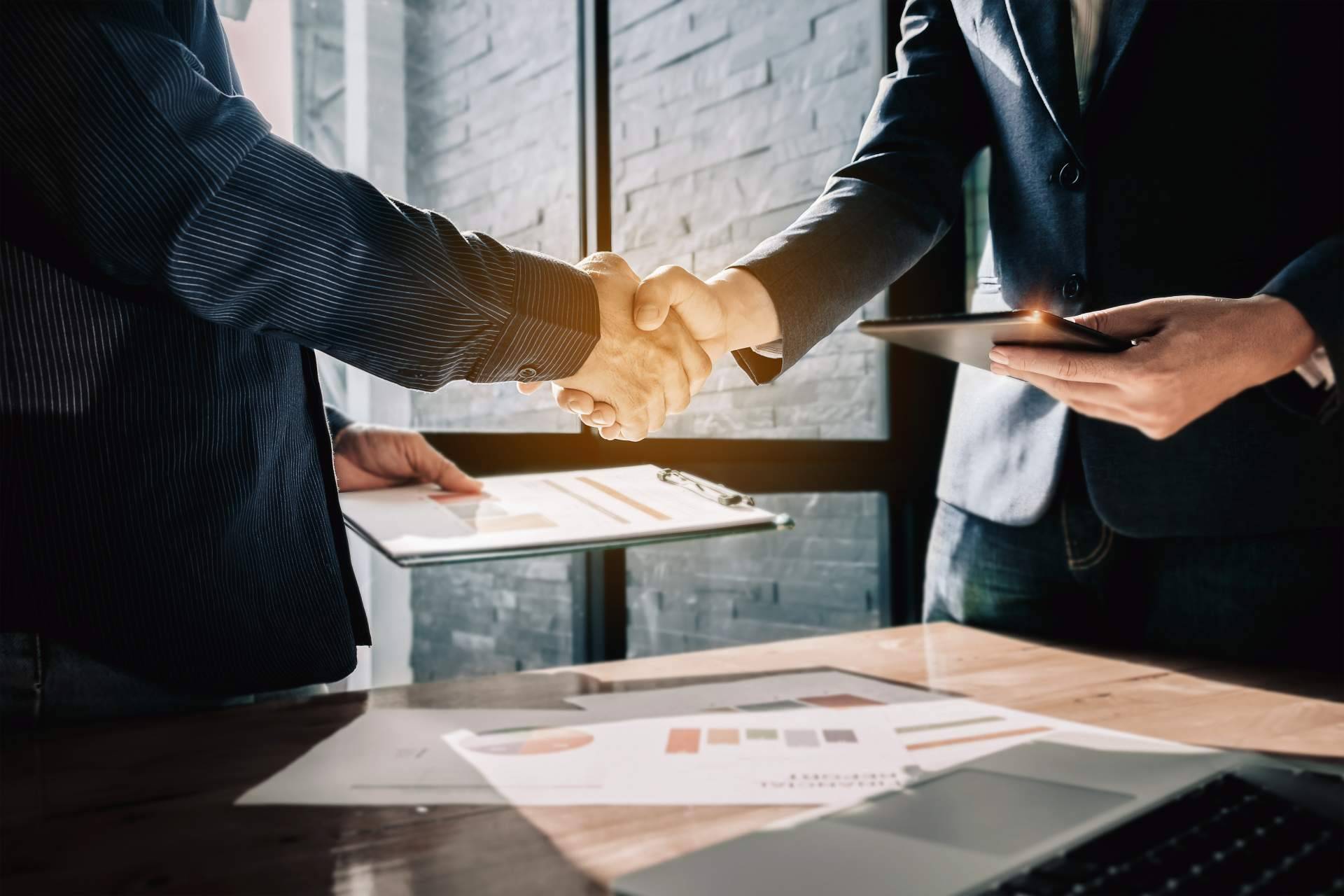 Financiación complementaria o alternativa para crédito corporativo para compañías