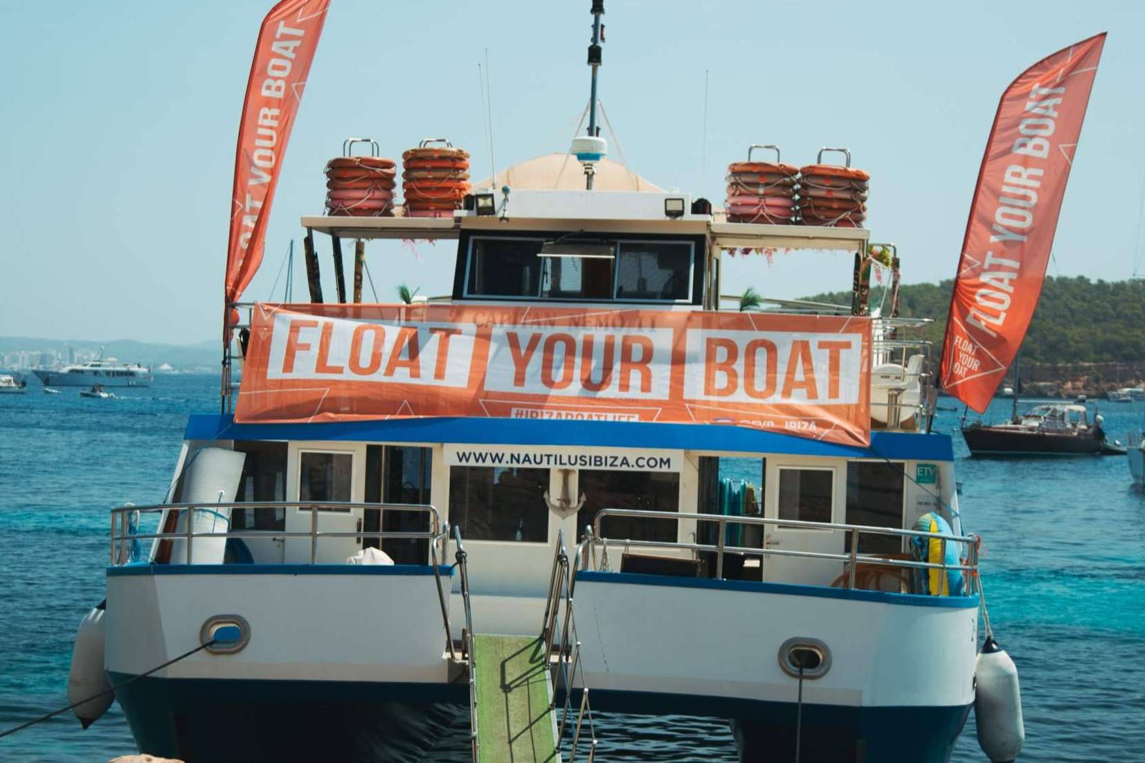 Crucero calas de Ibiza con paddle, snorkel, comida y bebidas, con Float Your Boat