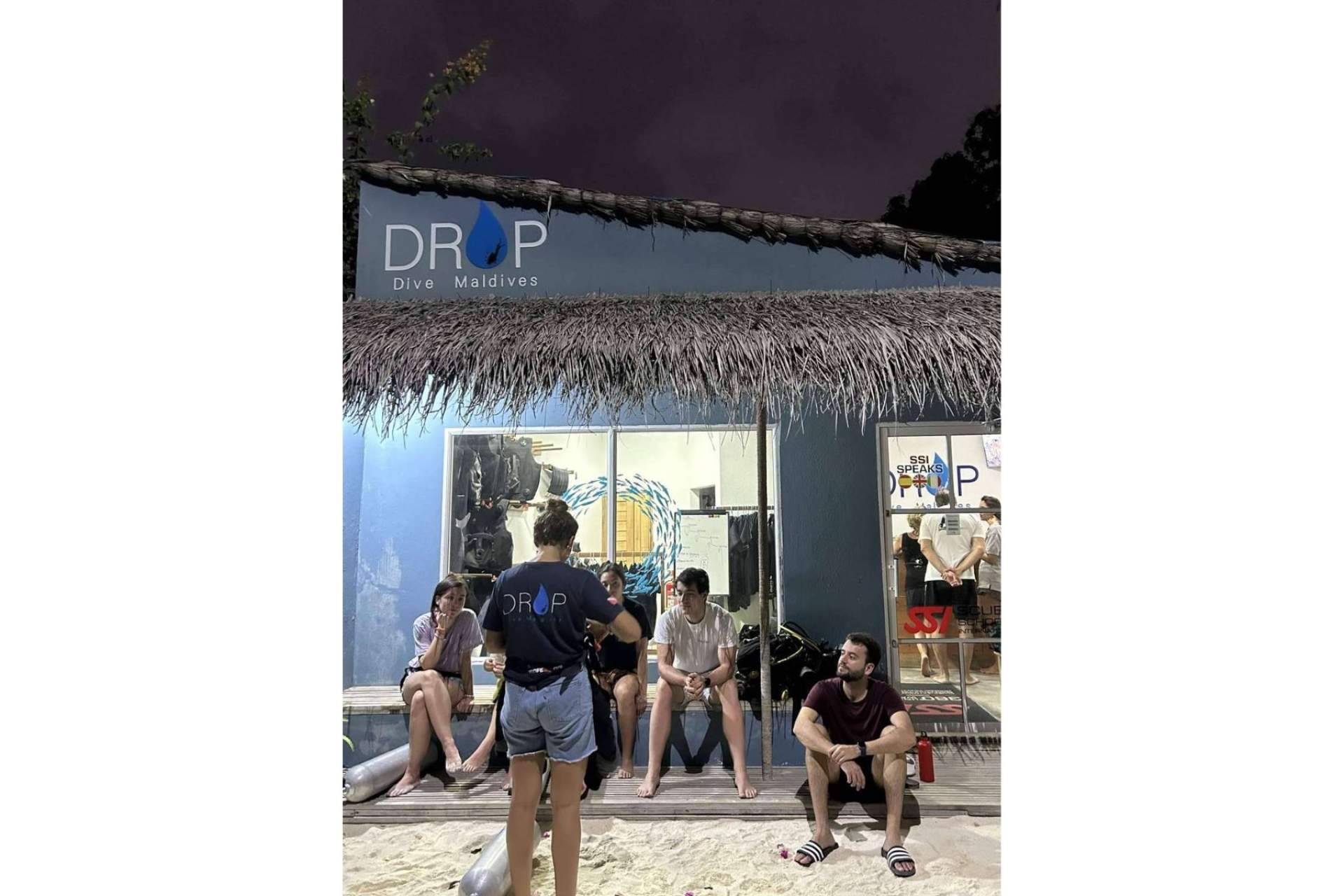 Drop Dive Maldives ofrece paquetes de buceo