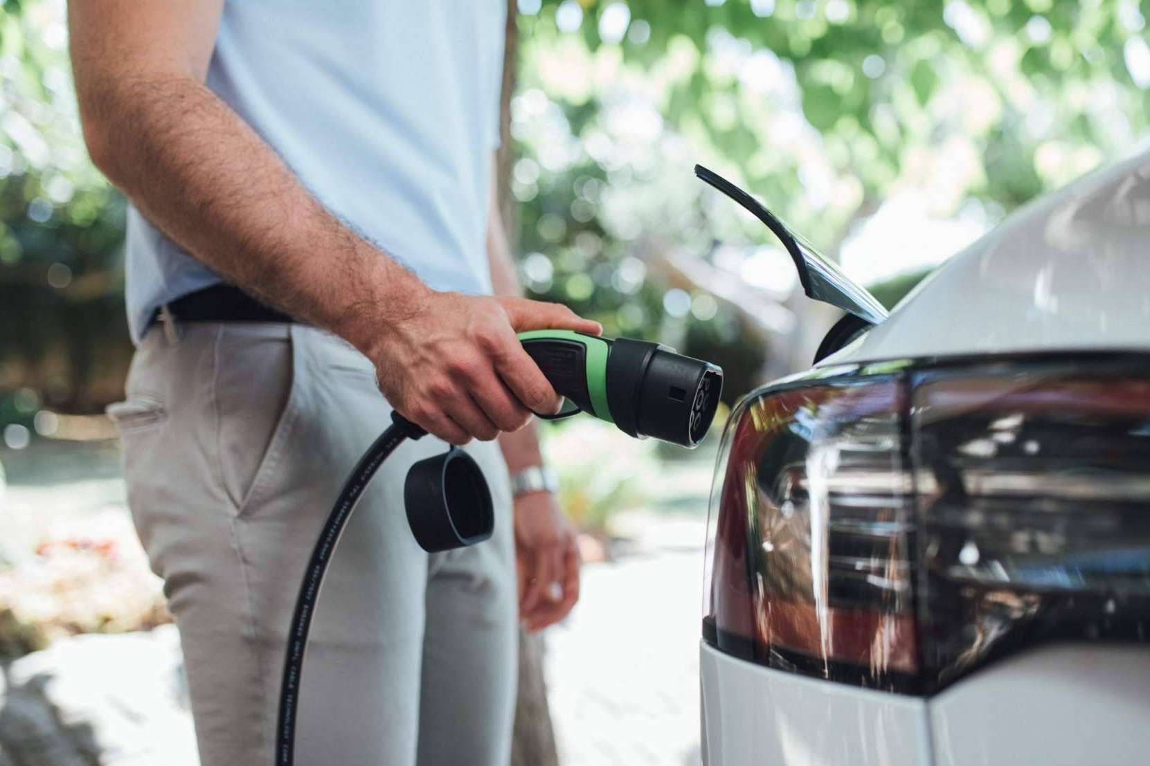 Ecotech ofrece el cargador para vehículo eléctrico diseñado y fabricado íntegramente en España, ICON SOLO