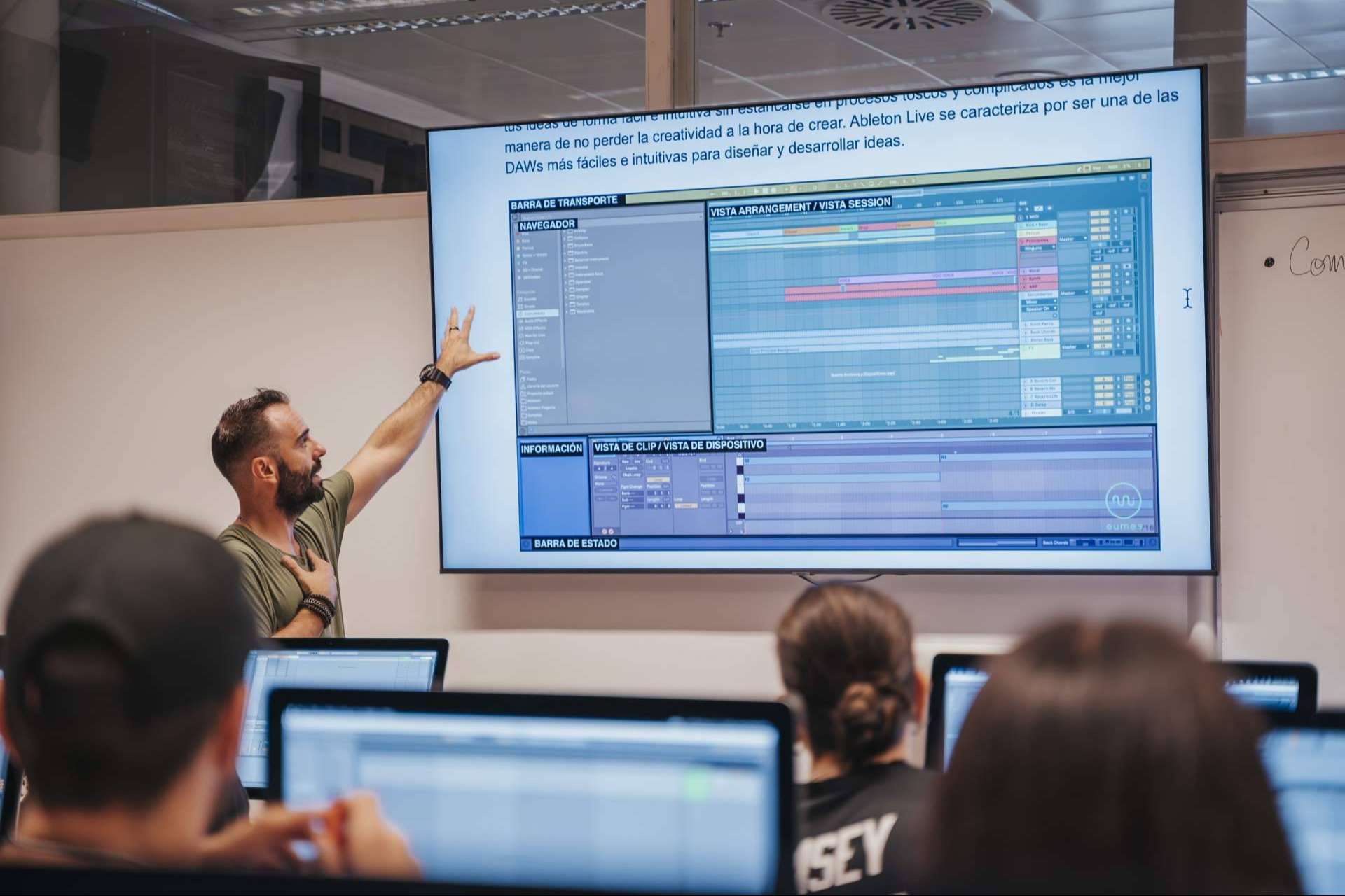 Formarse en producción de música con los expertos de EUMES