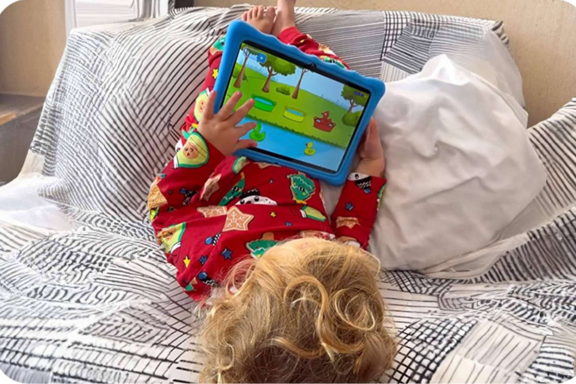 La tablet de SaveFamily pone a disposición una navegación segura llena de entretenimiento y diversión