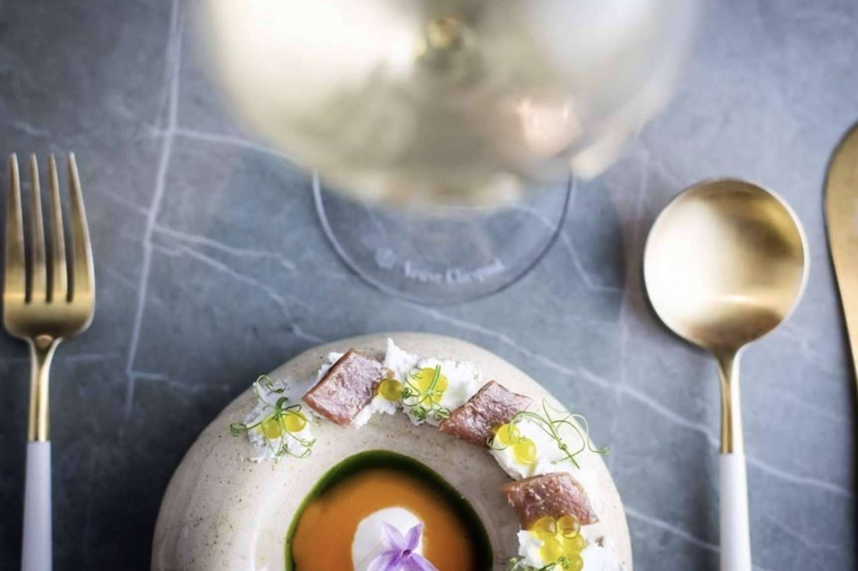 Espacio UMA ofrece cocina de autor con un cuidado maridaje en un menú degustación sorpresa