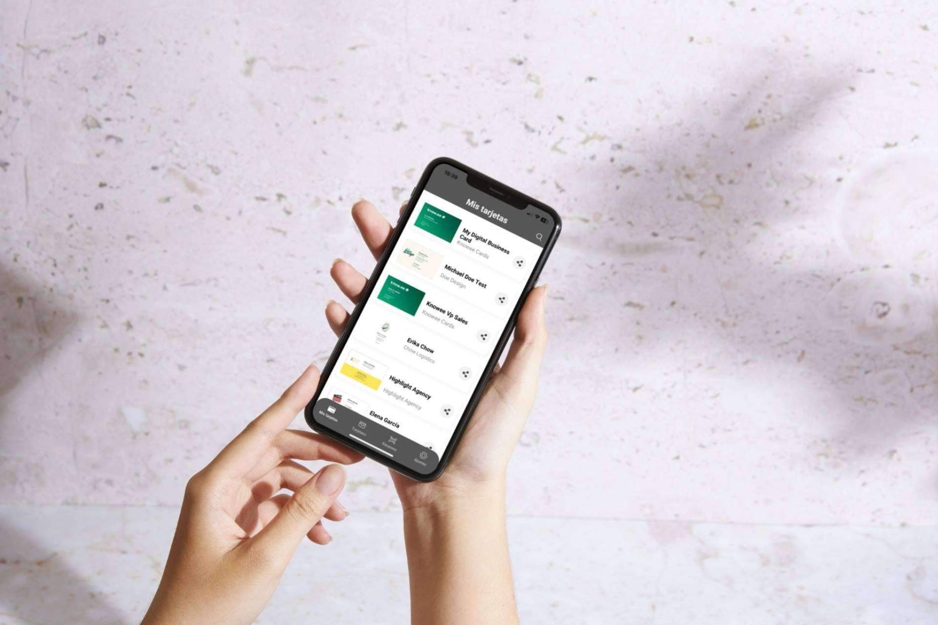 Del papel a lo digital. Knowee cambia la forma de gestionar tarjetas de visita