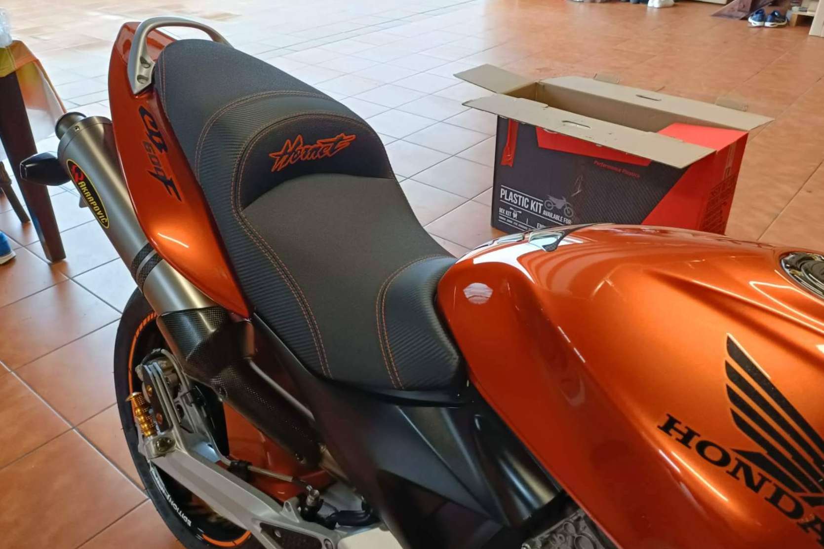 Transformación del asiento de moto con JM Fundas