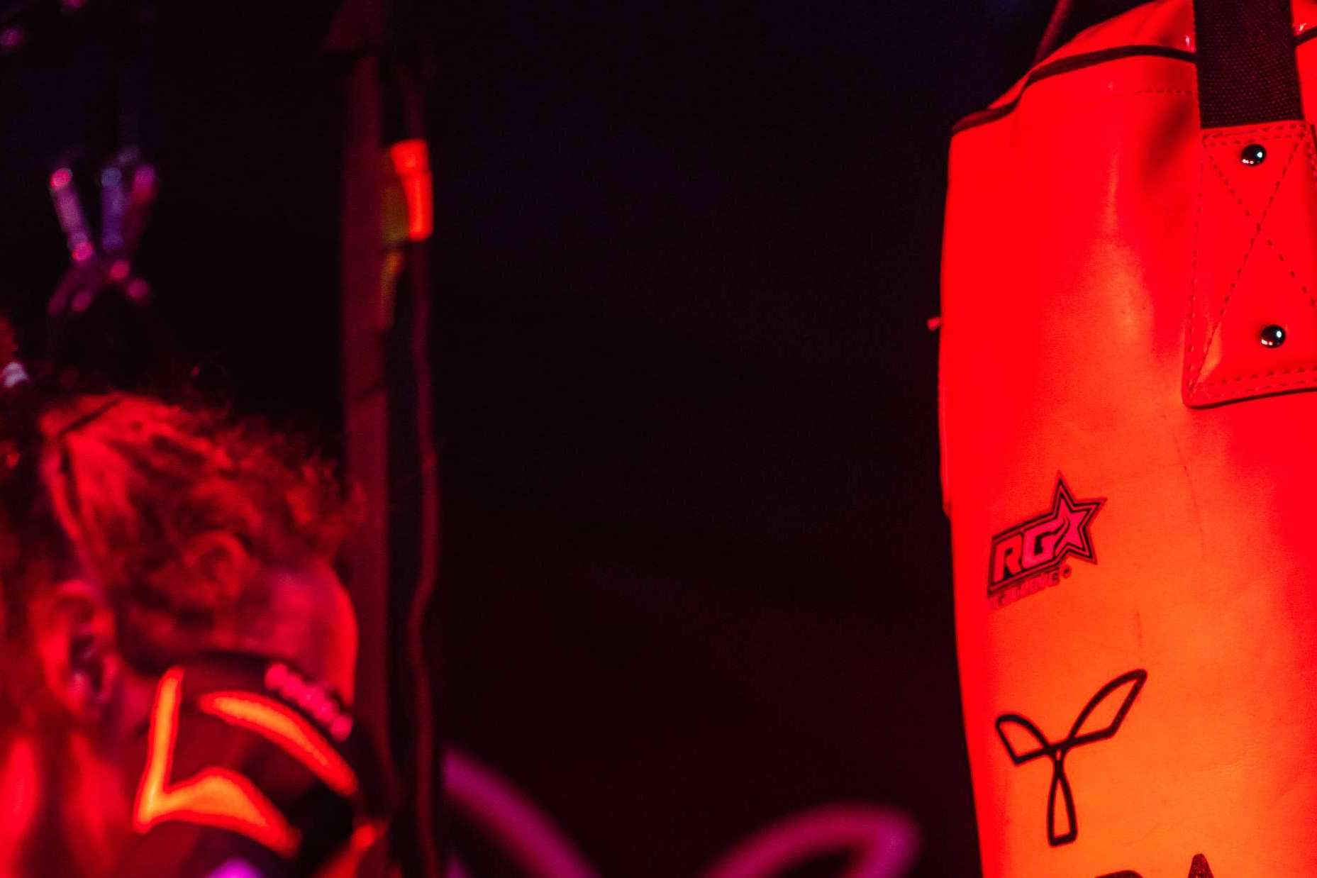 Conseguir guantes de boxeo de calidad, de la mano de Redglove Boxing