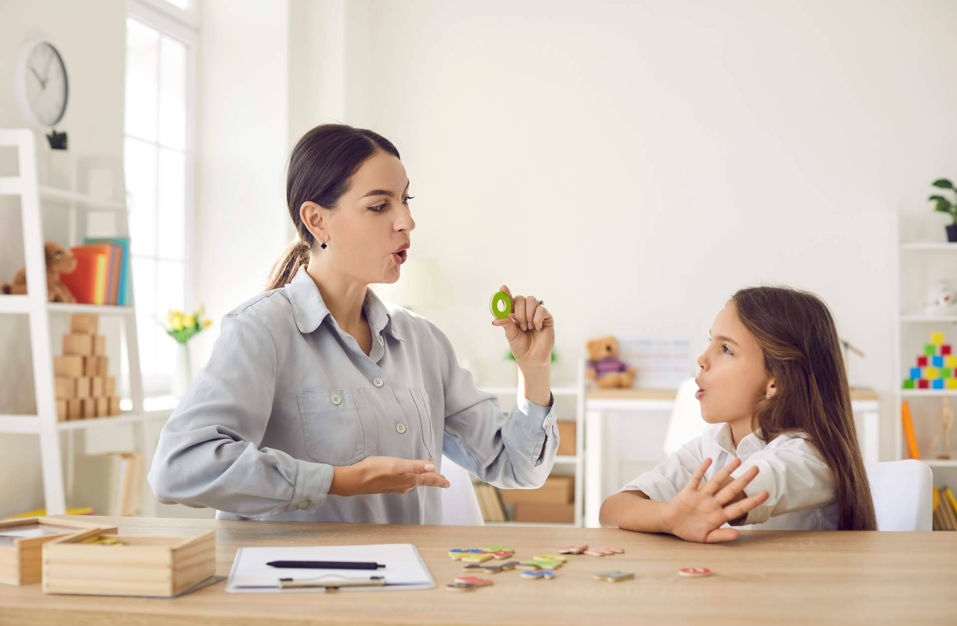 Formarse como pedagogo terapeutico es posible con el programa de ISEB
