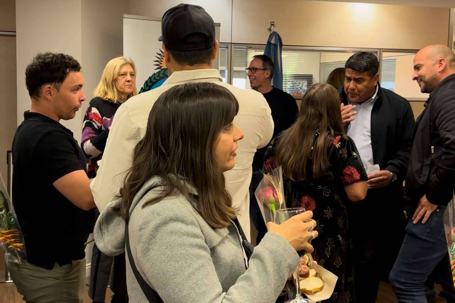 El chef argentino Lucas Martí Boldrini presentó su libro en la celebración de Sant Jordi en Barcelona