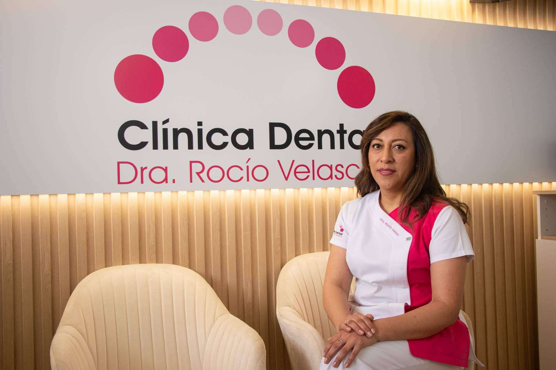 Rehabilitación total con implantes y prótesis en Clínica Dental Rocío Velasco