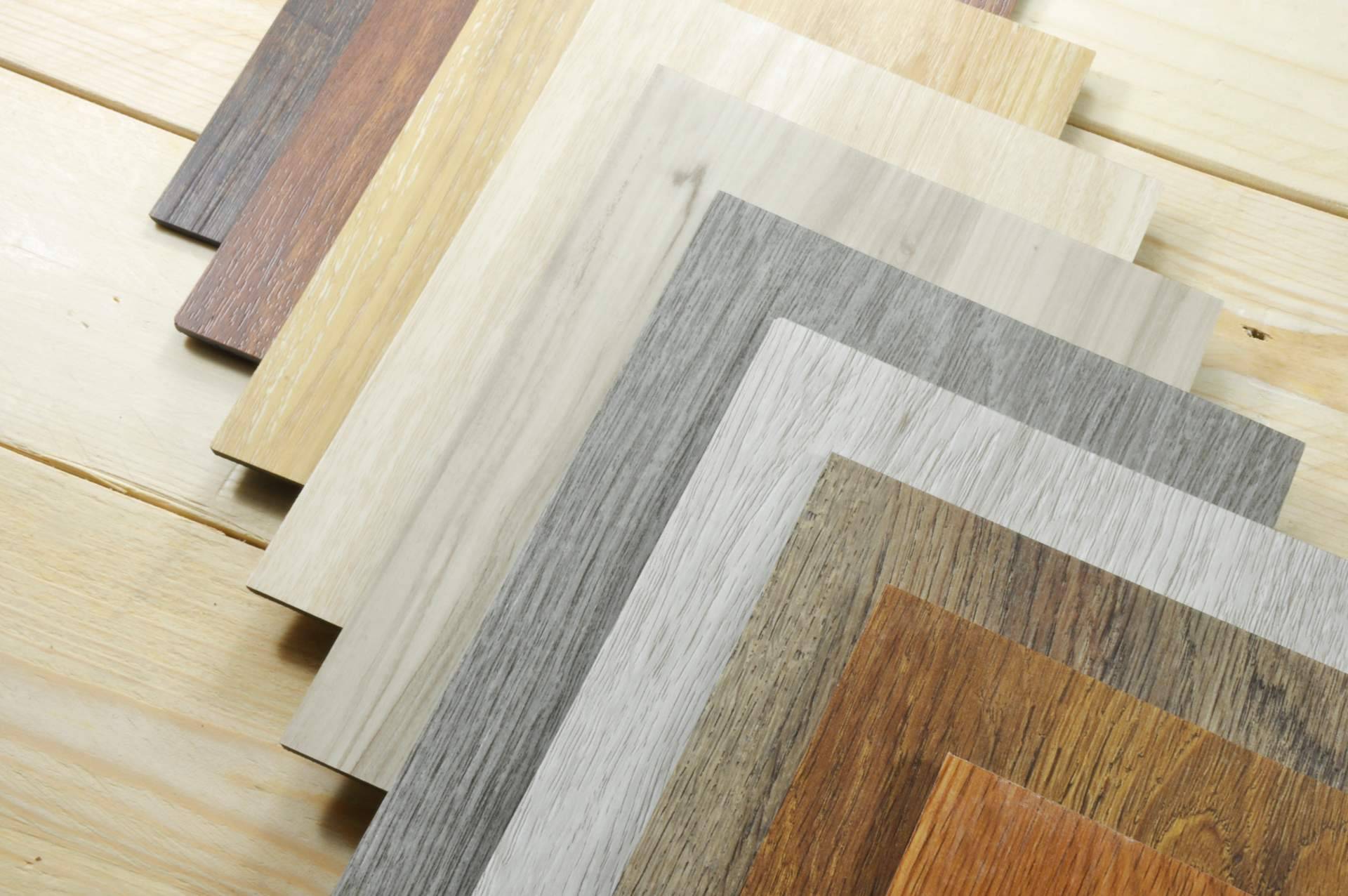 En ApliService se especializan en la instalación de parquet y puertas de interior