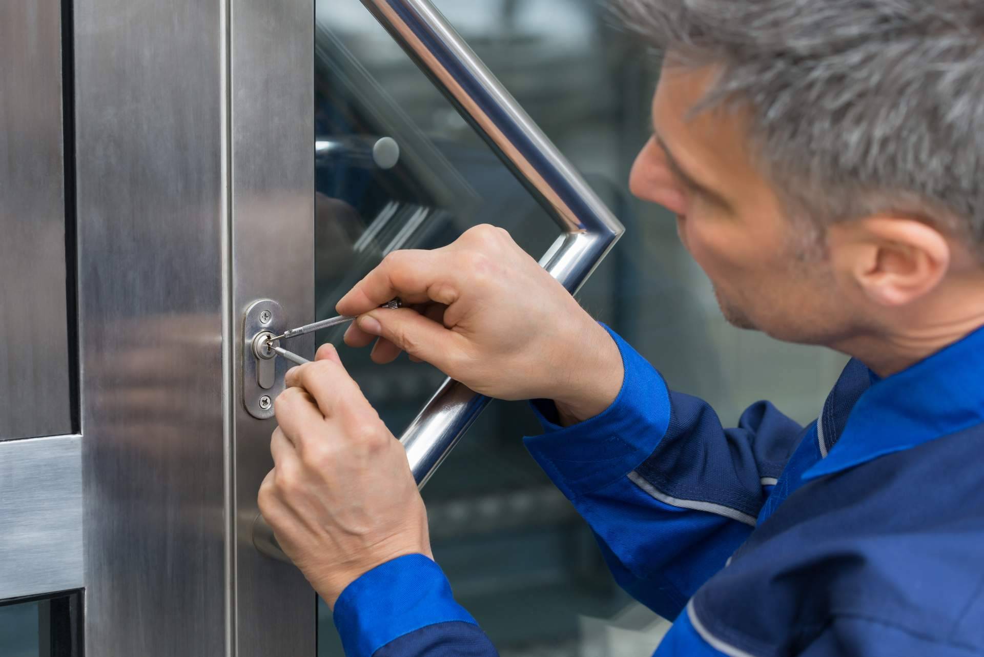 Servicios de cerrajería para cuando el propietario se ha quedado fuera de casa o ha perdido las llaves