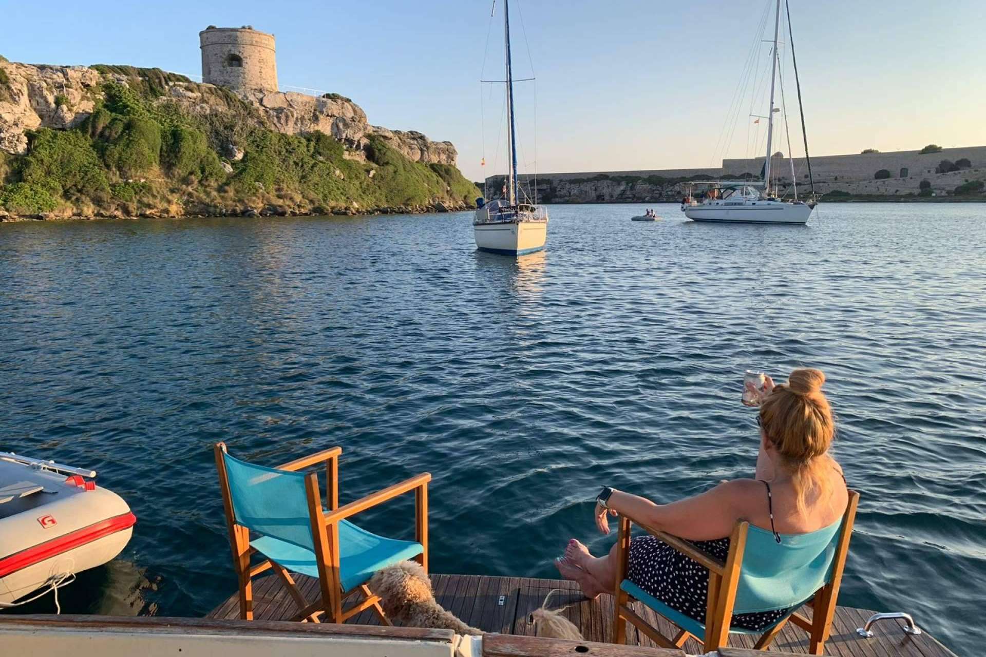 Alquilar un barco con Ola Menorca; unas vacaciones inigualables y sorprendentemente económicas