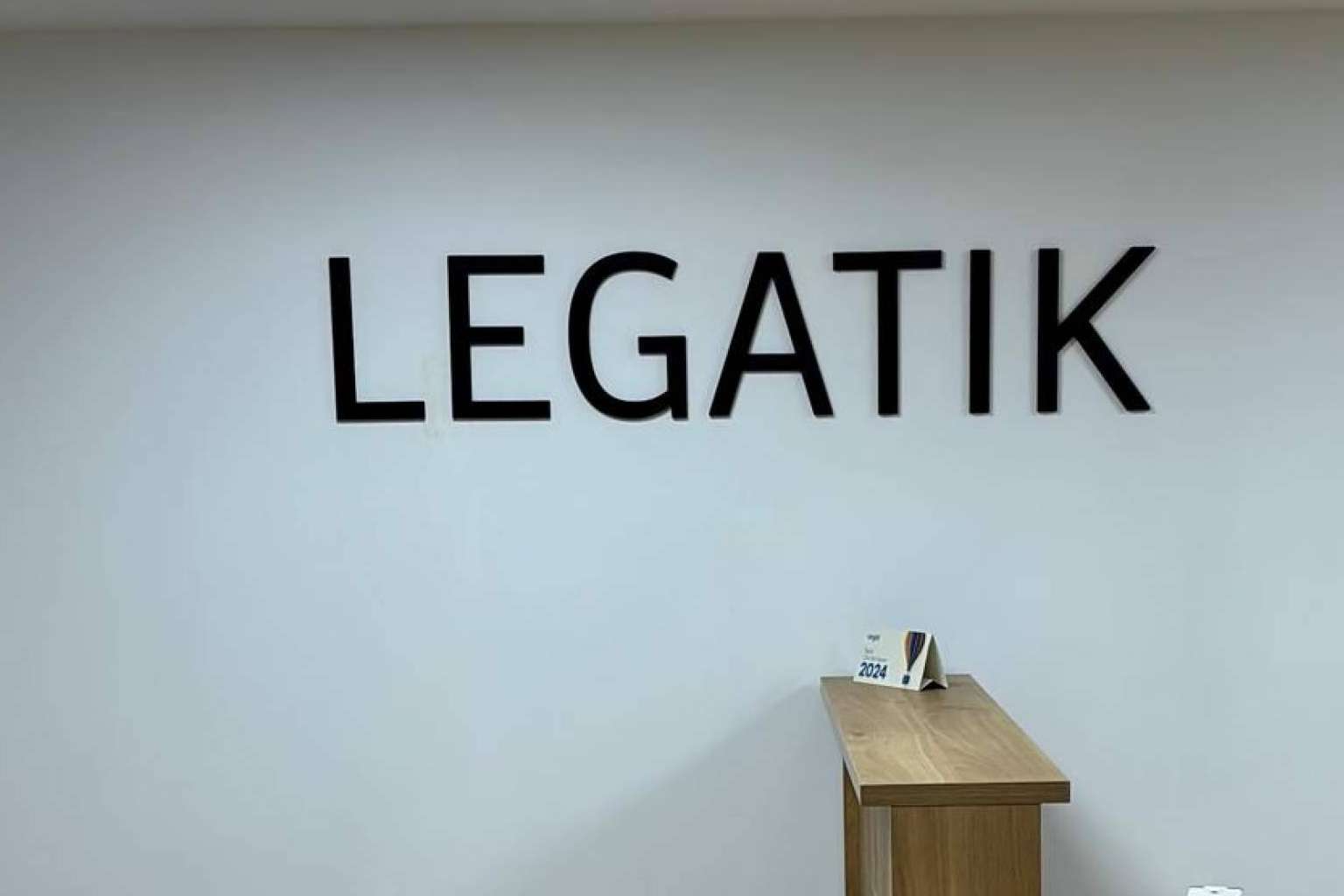 Gestoría en línea de empresas de Legatik, eficiencia, innovación y servicio personalizado
