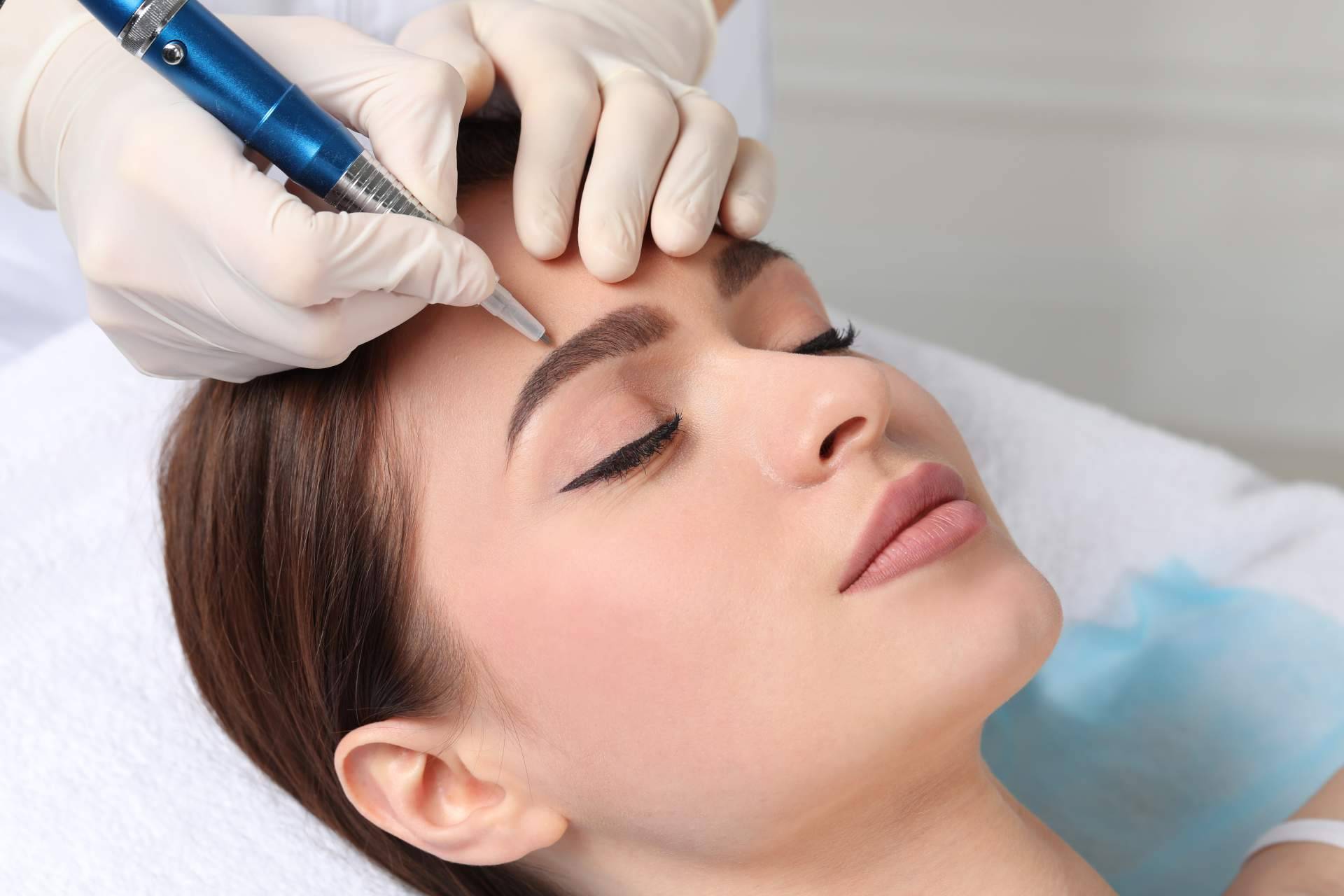 Centro Estética El Pilar está a la vanguardia en tratamiento de micropigmentación de cejas en Madrid