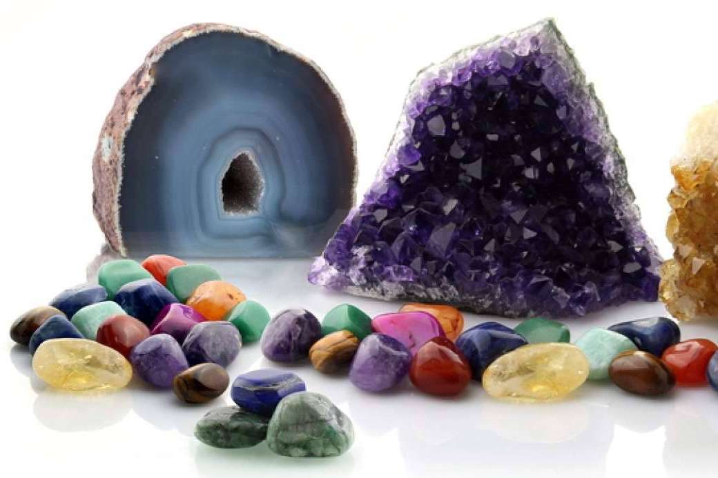 UniArt ofrece minerales y piedras semipreciosas al por mayor para orfebres y negocios de joyería