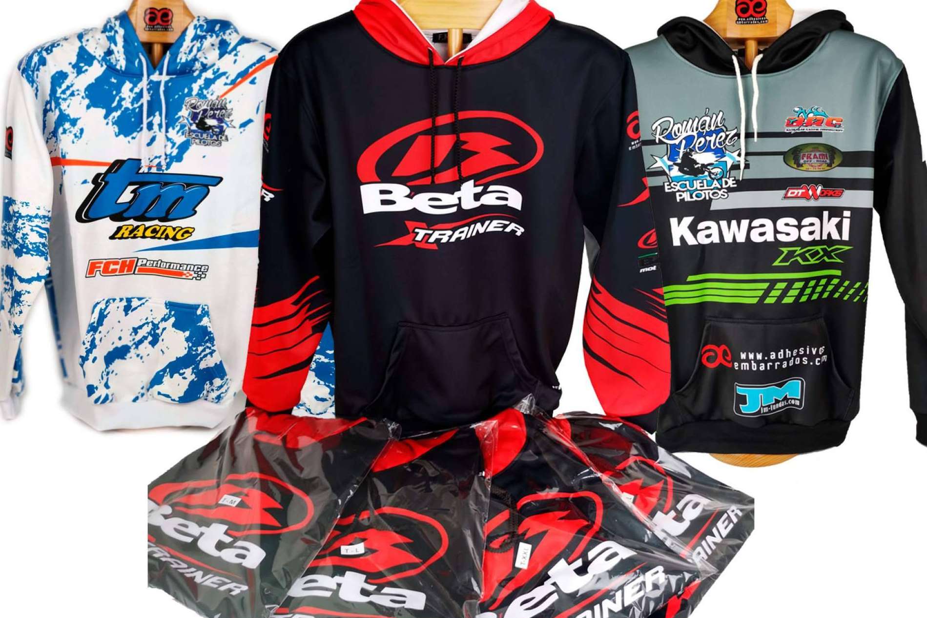 La equipación offroad personalizada de ADHESIVOSEMBARRADOS combina potencia y estilo sobre el terreno