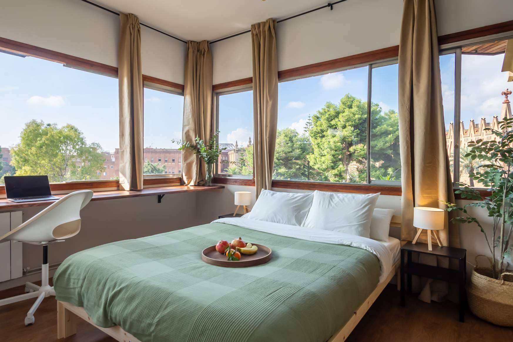 Tras dos años de trámites, Haaus® Coliving logra la conversión de oficinas en espacios de coliving en Vía Laietana