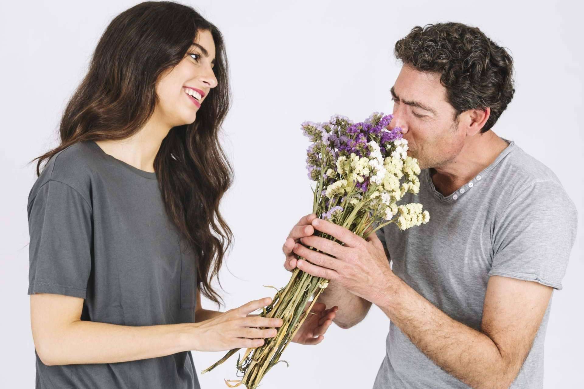 Flores a domicilio, la forma más elegante de expresar gratitud con teleROSA
