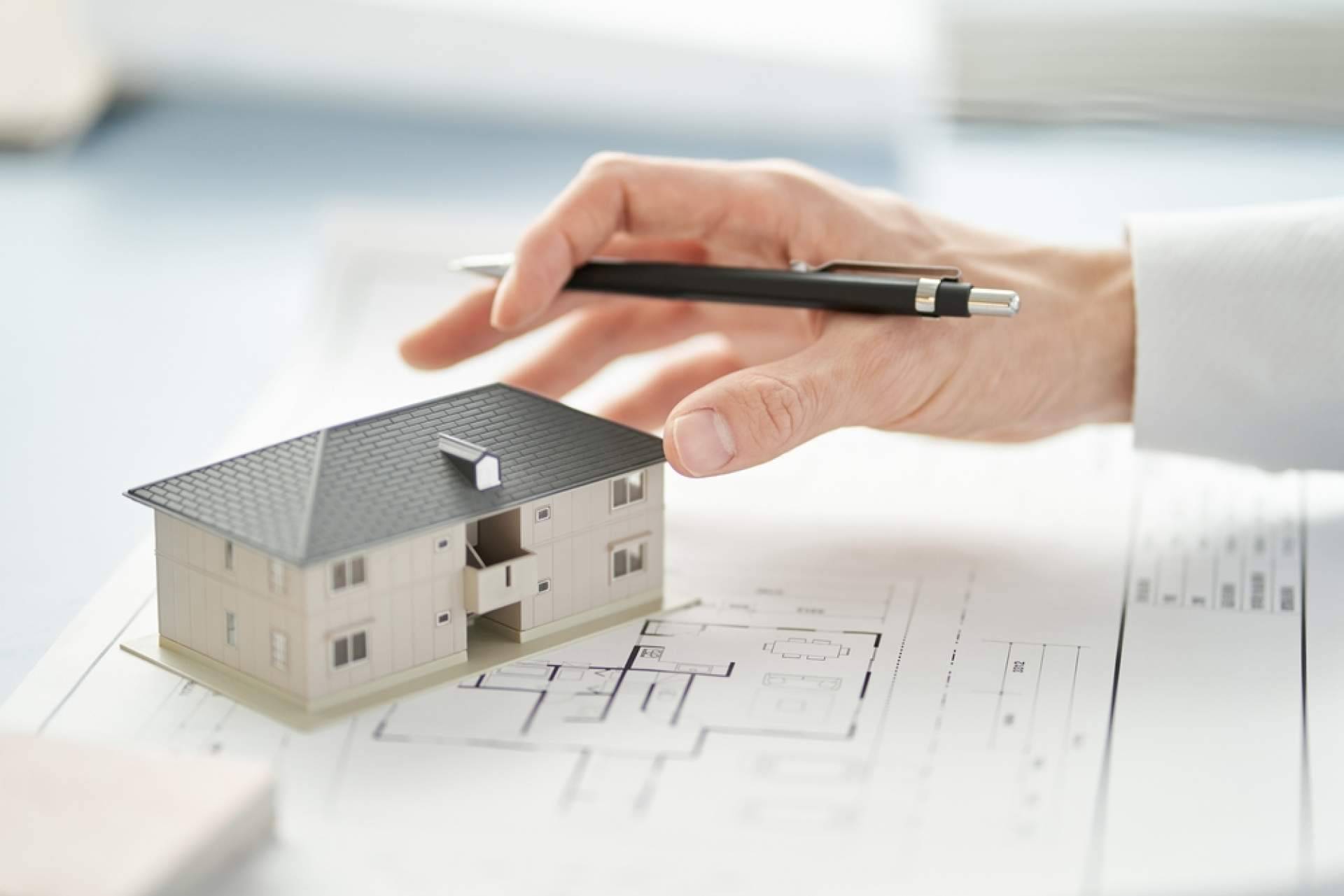 Arquitectura sostenible y diseño moderno en proyectos de reformas integrales de Pujadó Soler