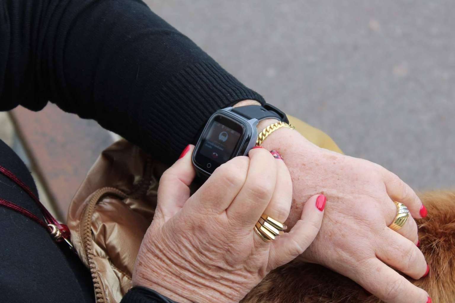 Tecnología discreta, la propuesta de SaveFamily para cuidar sin invadir