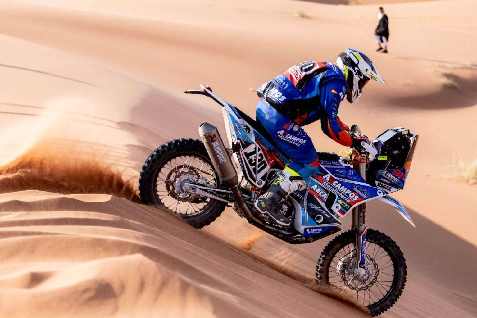 Diseños personalizados en plásticos y adhesivos para motos offroad, la apuesta de ADHESIVOSEMBARRADOS
