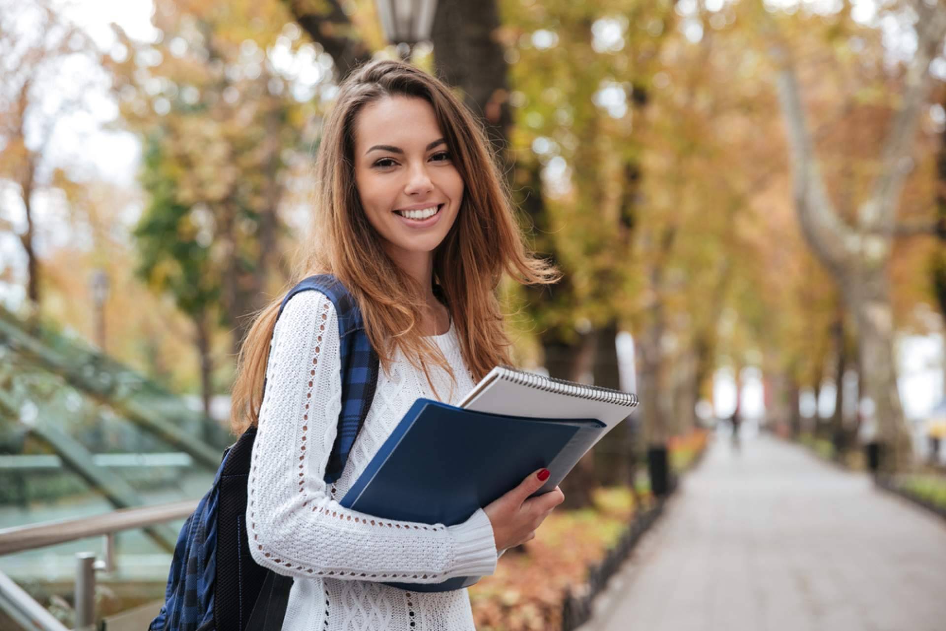 Consejos para obtener el visado de estudios en España, por Entre Trámites