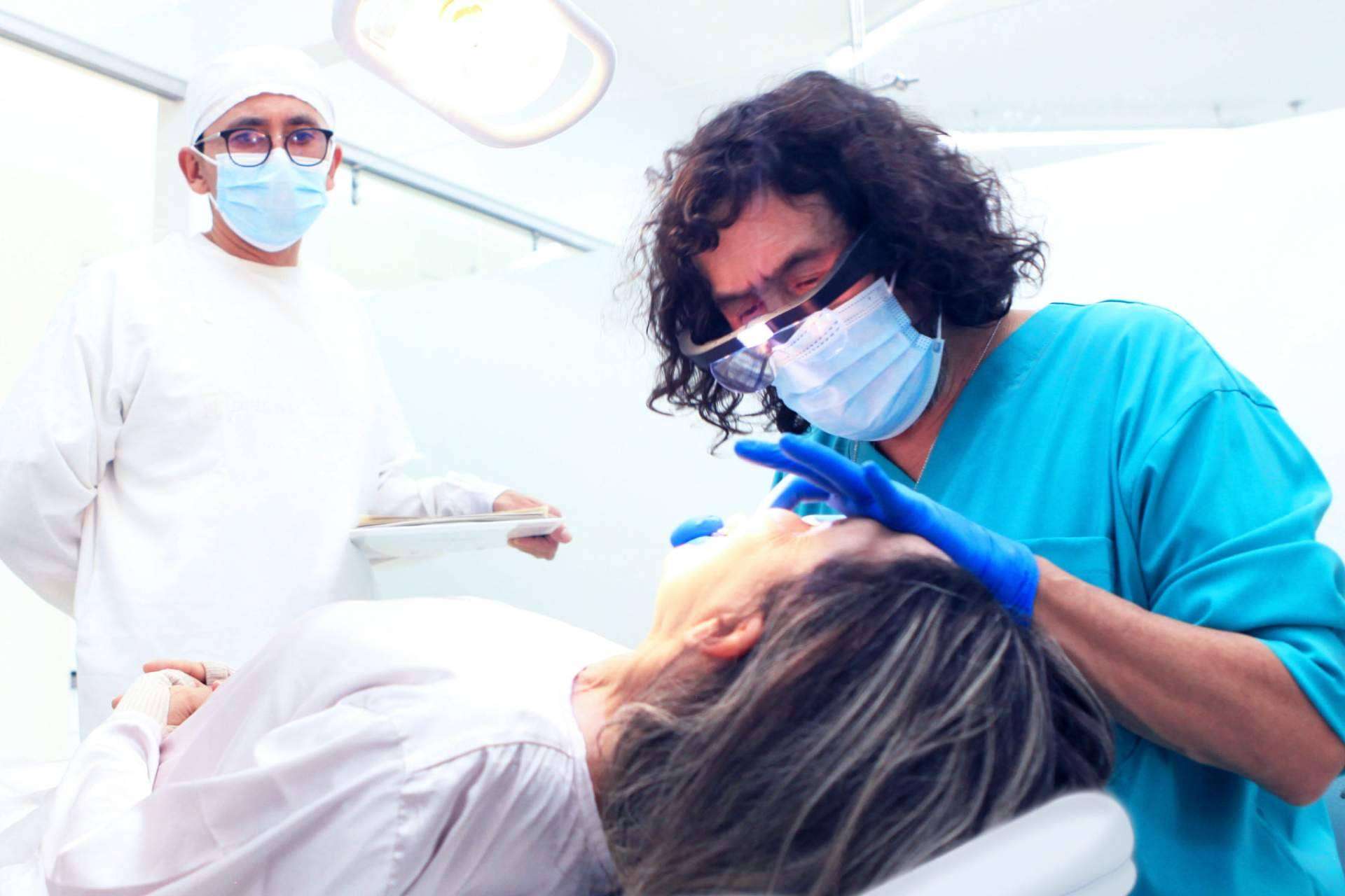 Tecnología, precisión y estética, así transforma sonrisas Odontología de Marlon Becerra