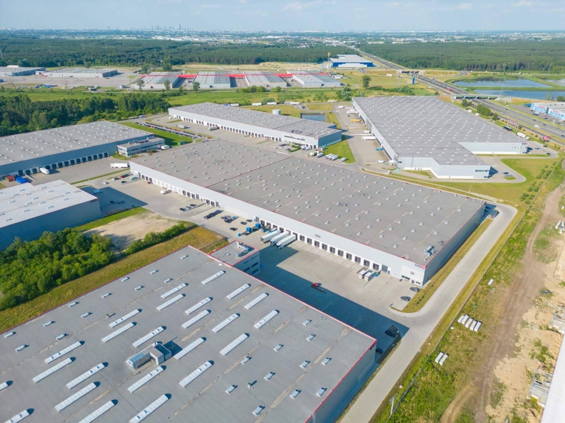 Ibernave presenta sus soluciones de financiación para la adquisición de naves industriales