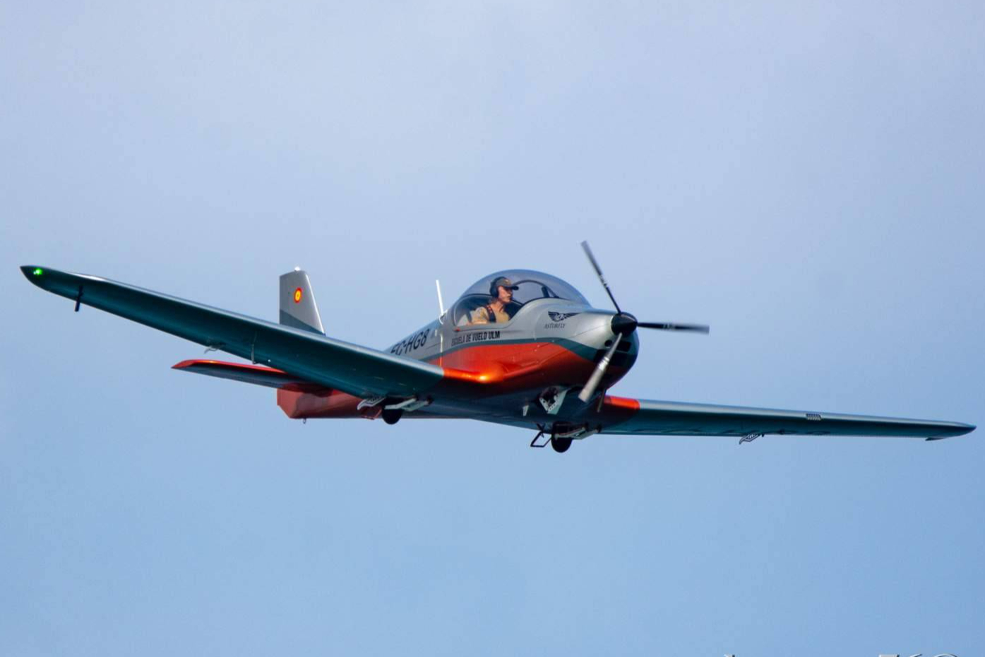 Asturfly convierte el sueño de ser piloto por un día en una vivencia única en La Morgal