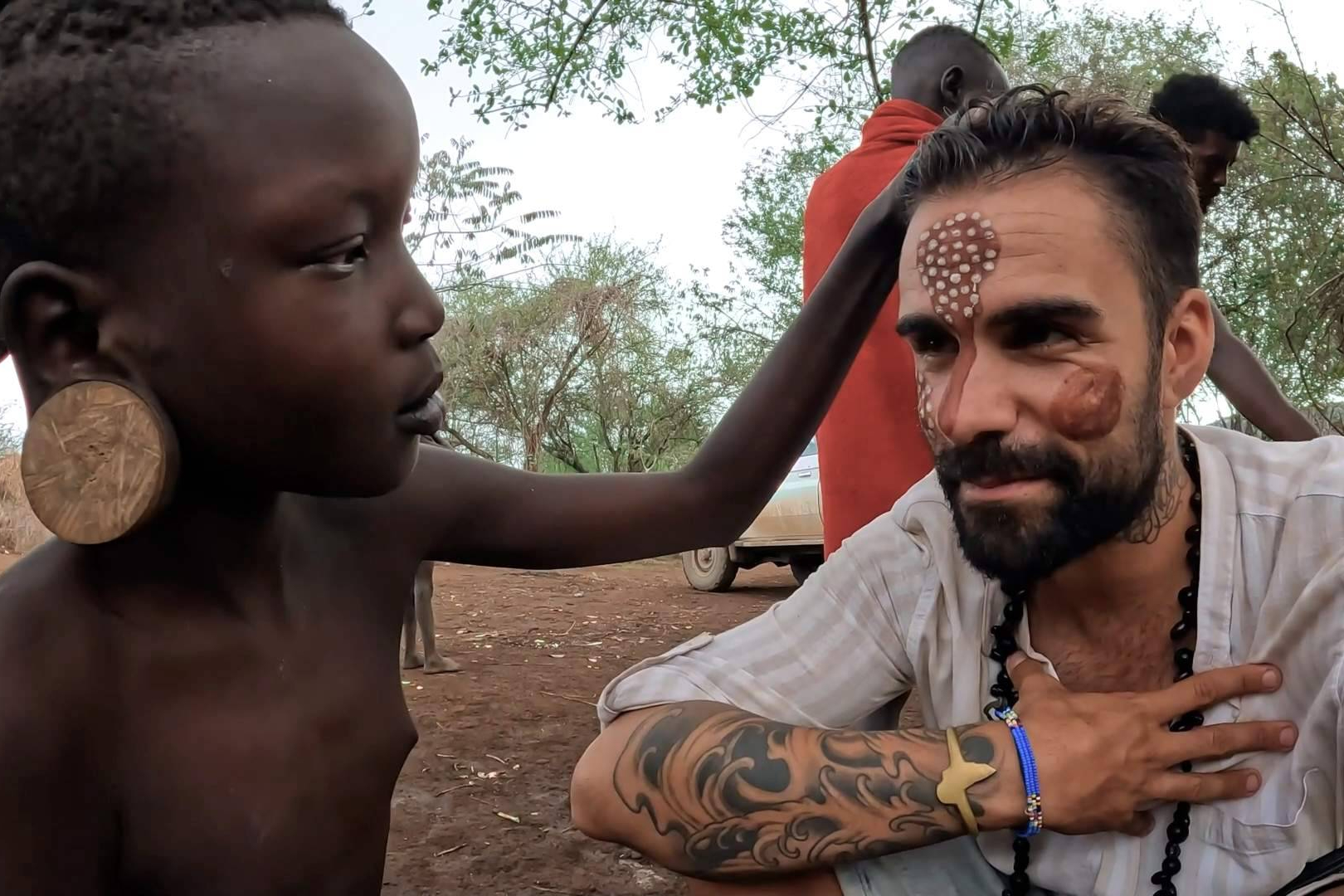 EL TEMPLO; La primera saga documental que recorre los Chakras de la Tierra
