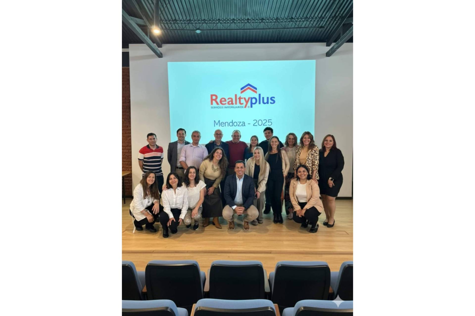 Impulsado por REALTYPLUS conecta propietarios rurales con compradores e inversores internacionales